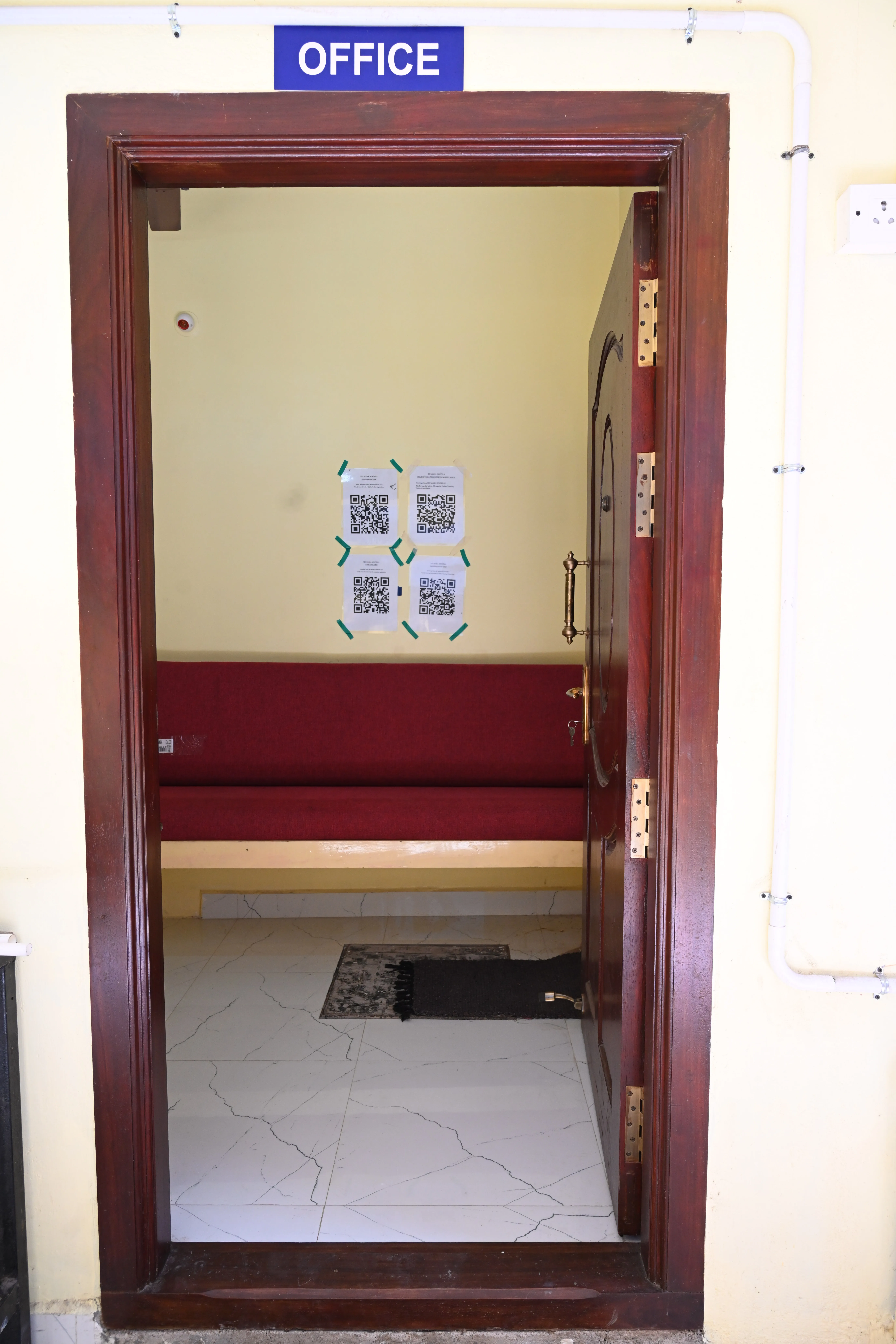 Sri Maha Community Lounge